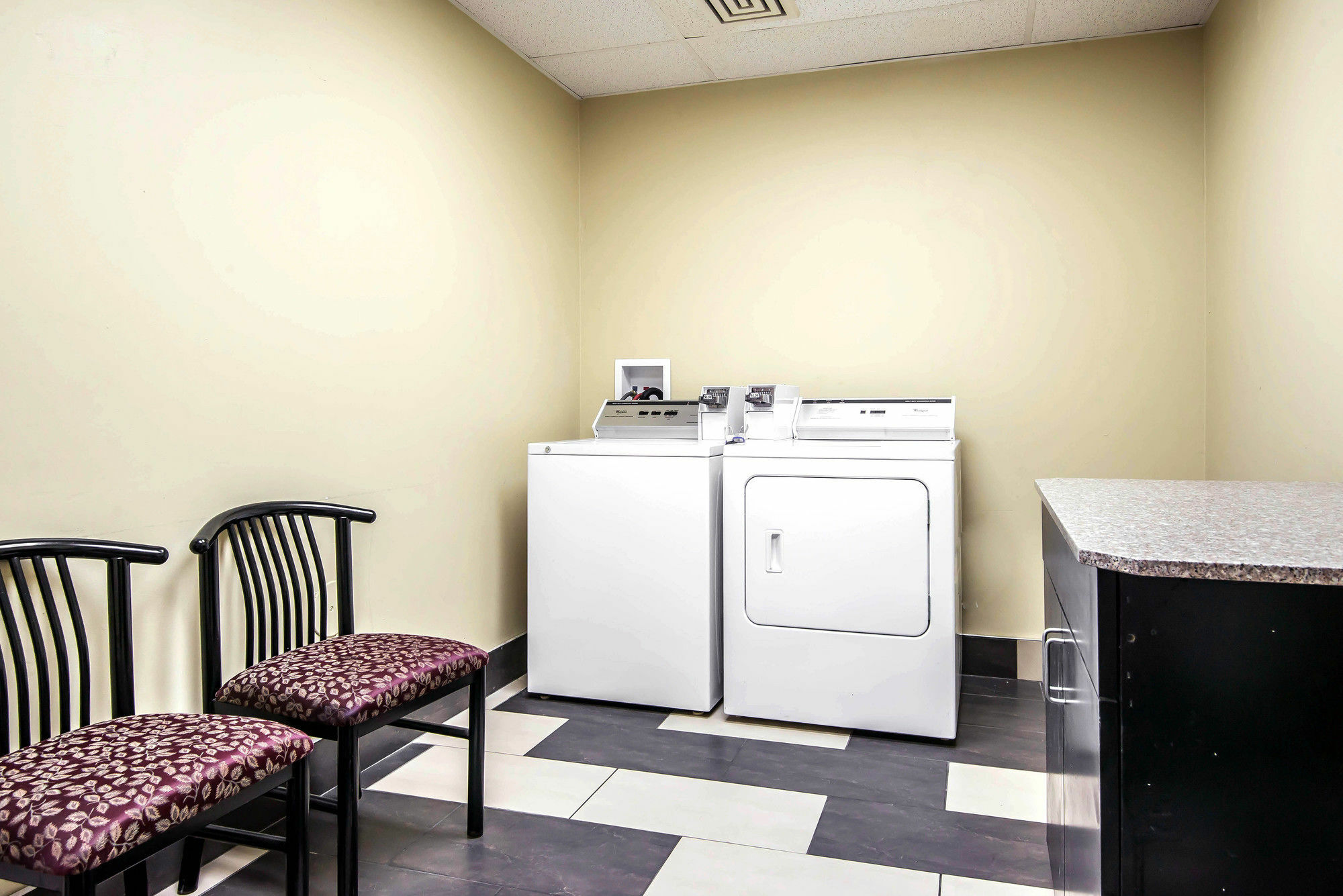 Surestay Plus Hotel By Best Western Blue Springs Eksteriør bilde